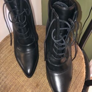6.5 New Stuart Weitzman Black Leather Boot
